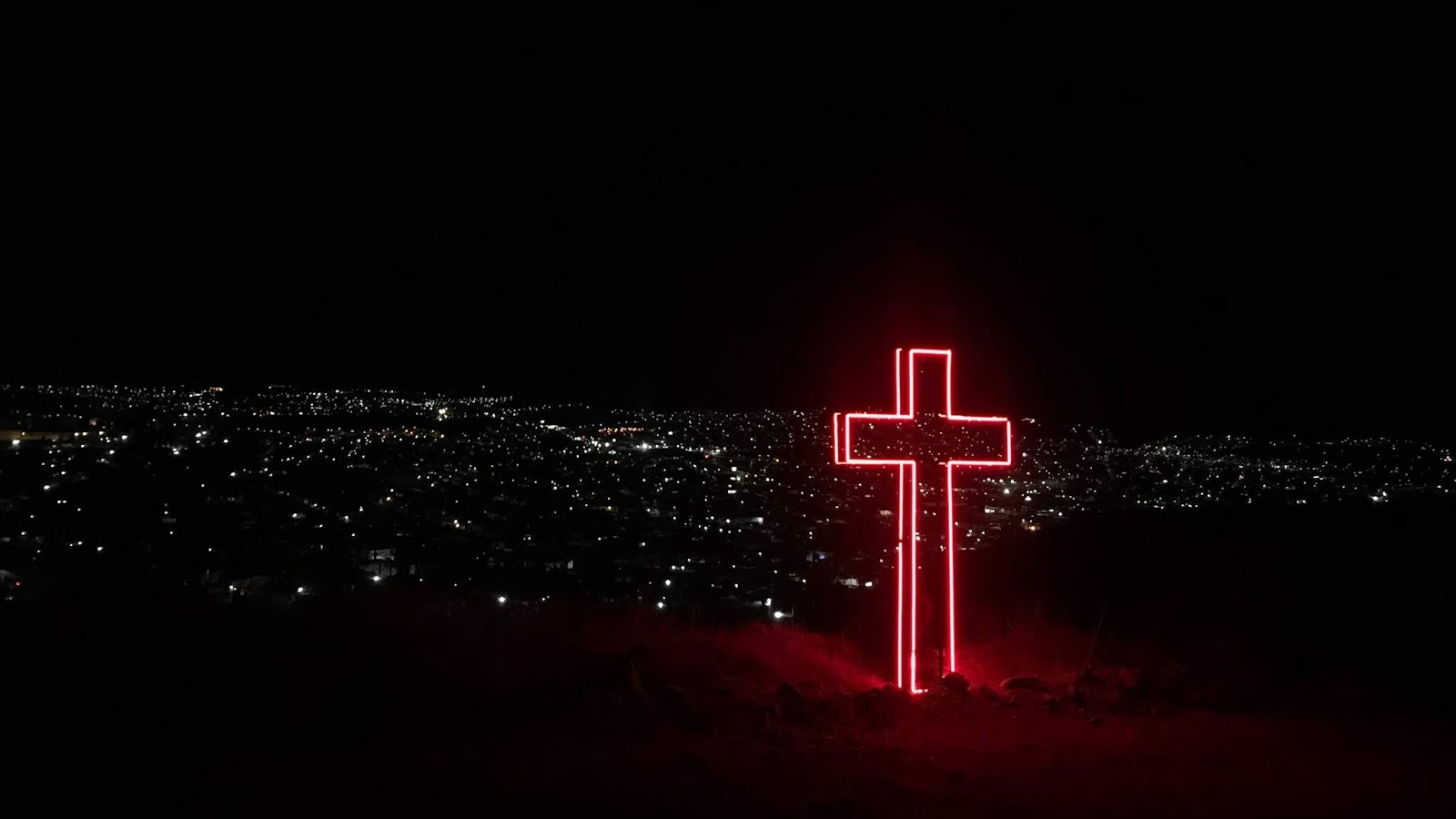 Крест на освещение дома