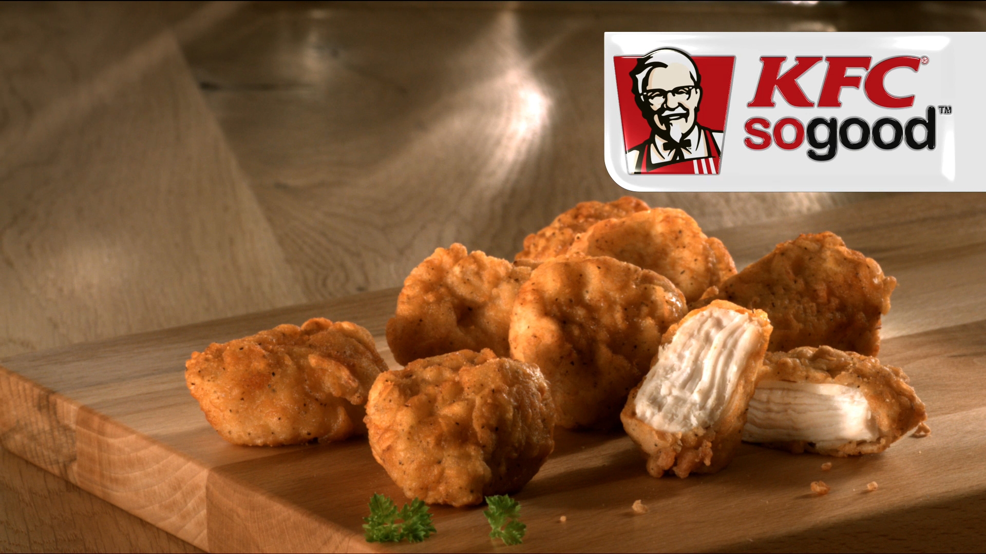 Включи в чикен гане есть. Курица KFC. KFC наггетсы реклама.