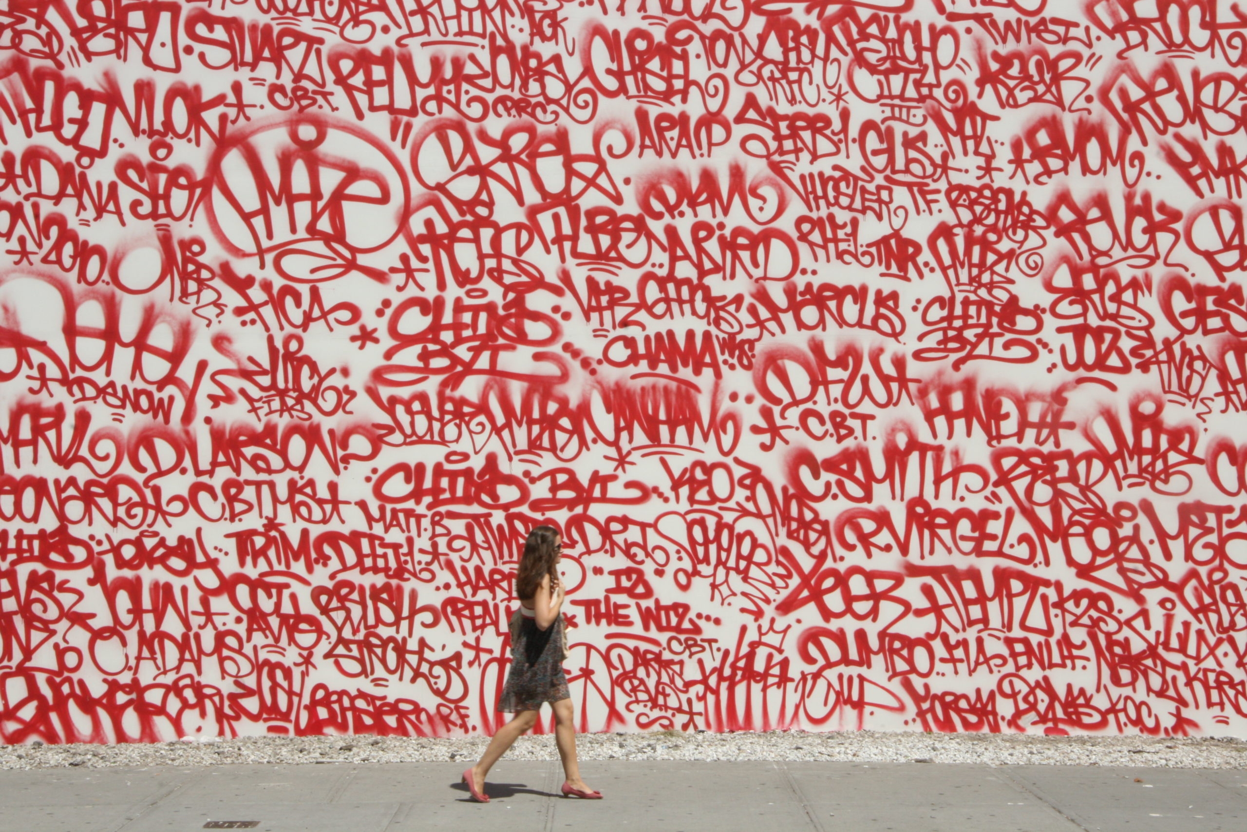 Теги фотографий. Надписи на стенах. Уличные надписи на стенах. Граффити. Надписи на стенах граффити.