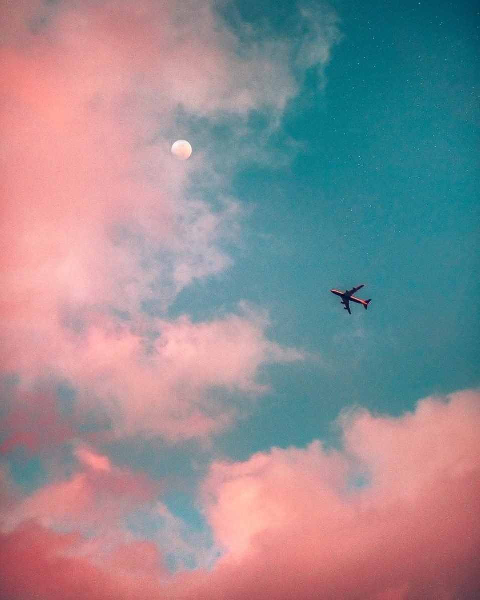 Самолет в небе