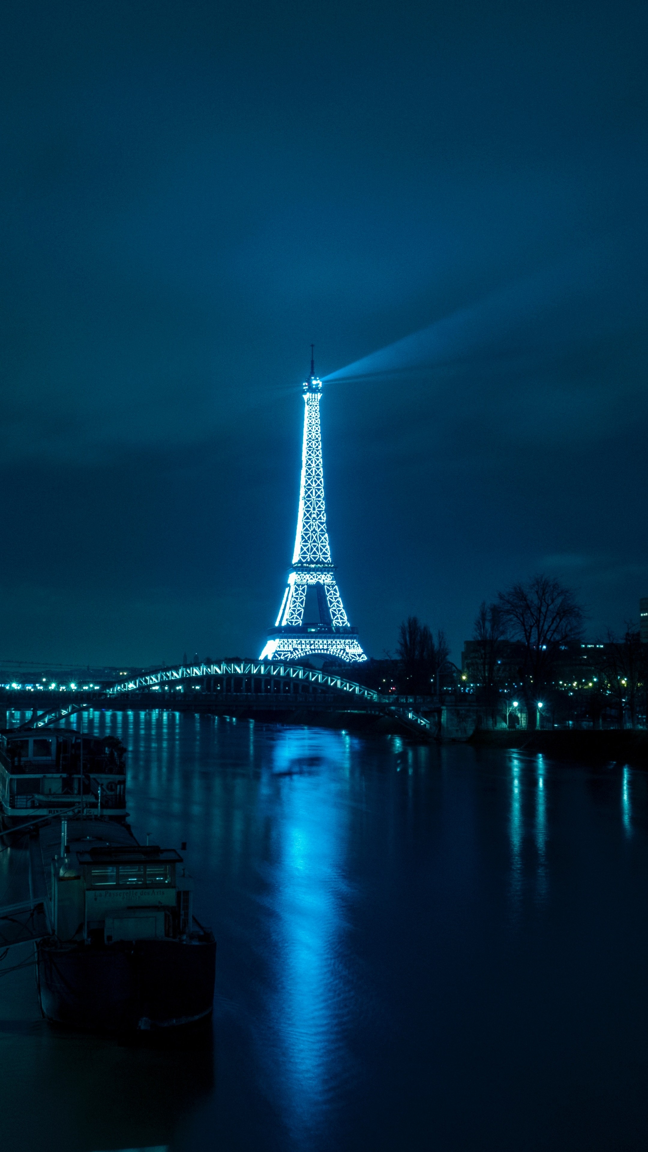 French night. Эйфелева башня в Париже. Эйфель башня ночью. Ночной Париж. Париж ночью.