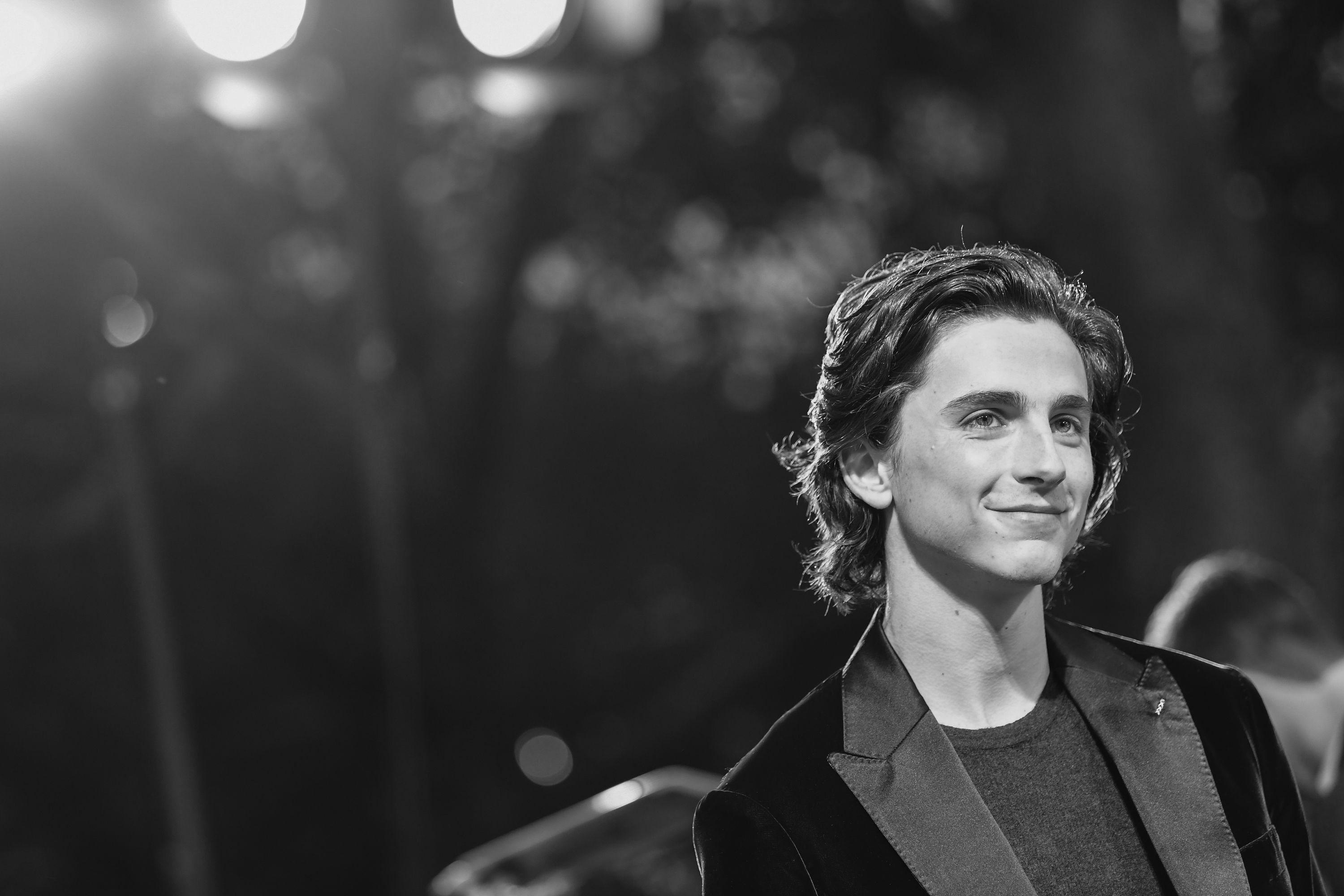 Шалам перевод. Тимоти Шаламе. Тимоти Шаламе Timothee Chalamet. Тимоти Шаламе Эстетика. Тимоти Шаламе Black White.