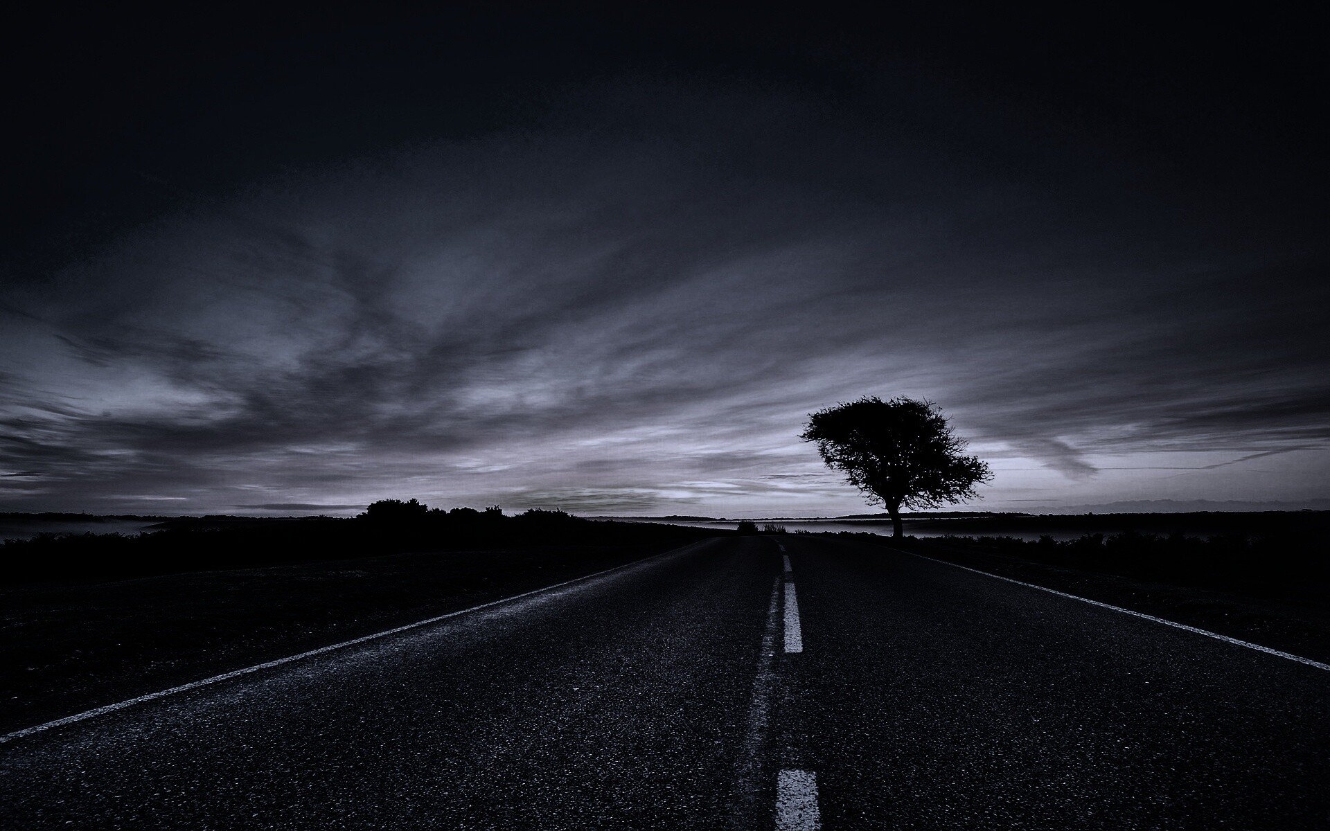 Темне т. Темная дорога. Темные фото. Ночная дорога. Мрачная дорога.