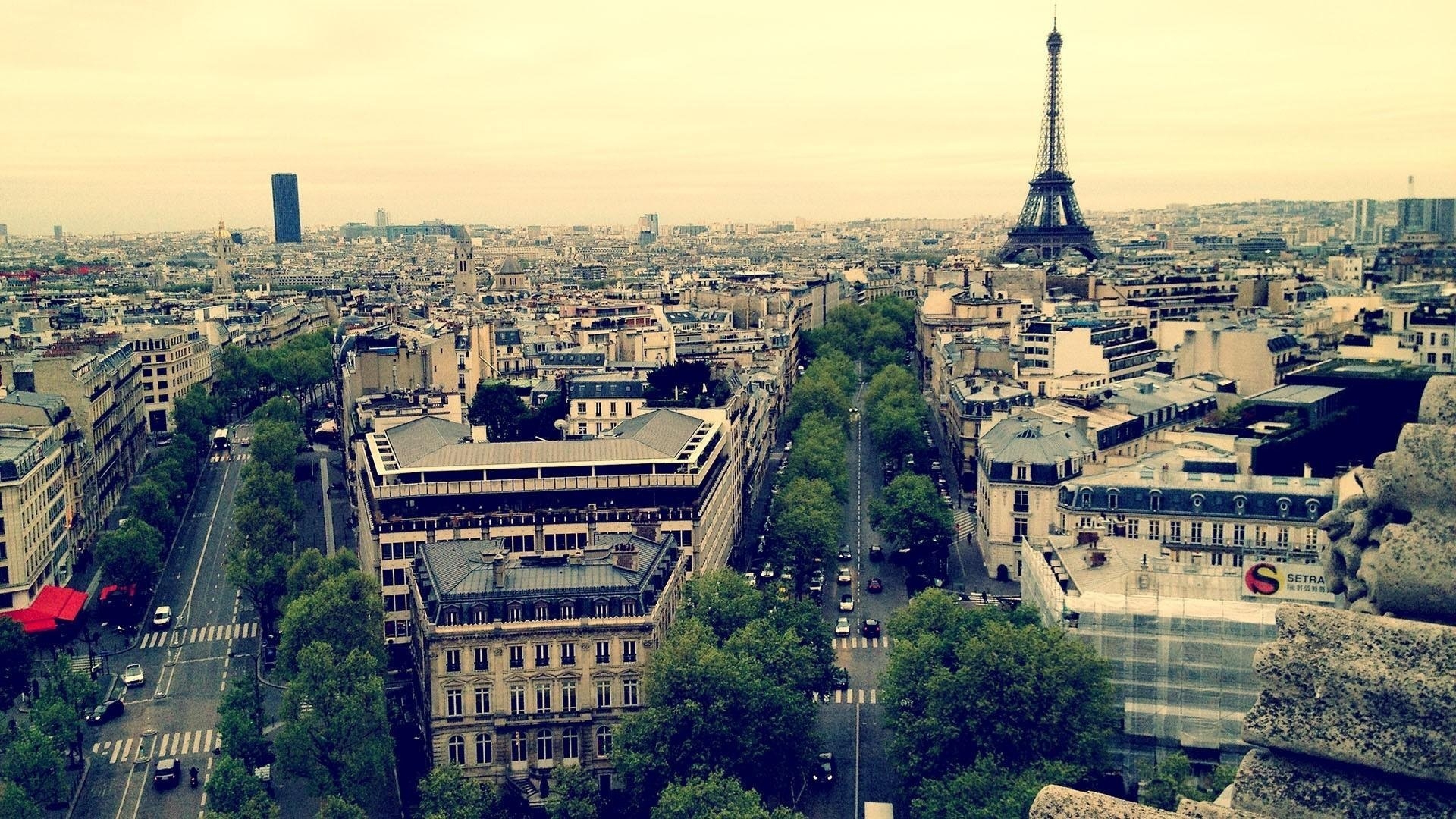 Paris les. Париж вид на Эйфелеву башню. Париж Сити центр. Константинопольская улица Париж. Бонн Париж.