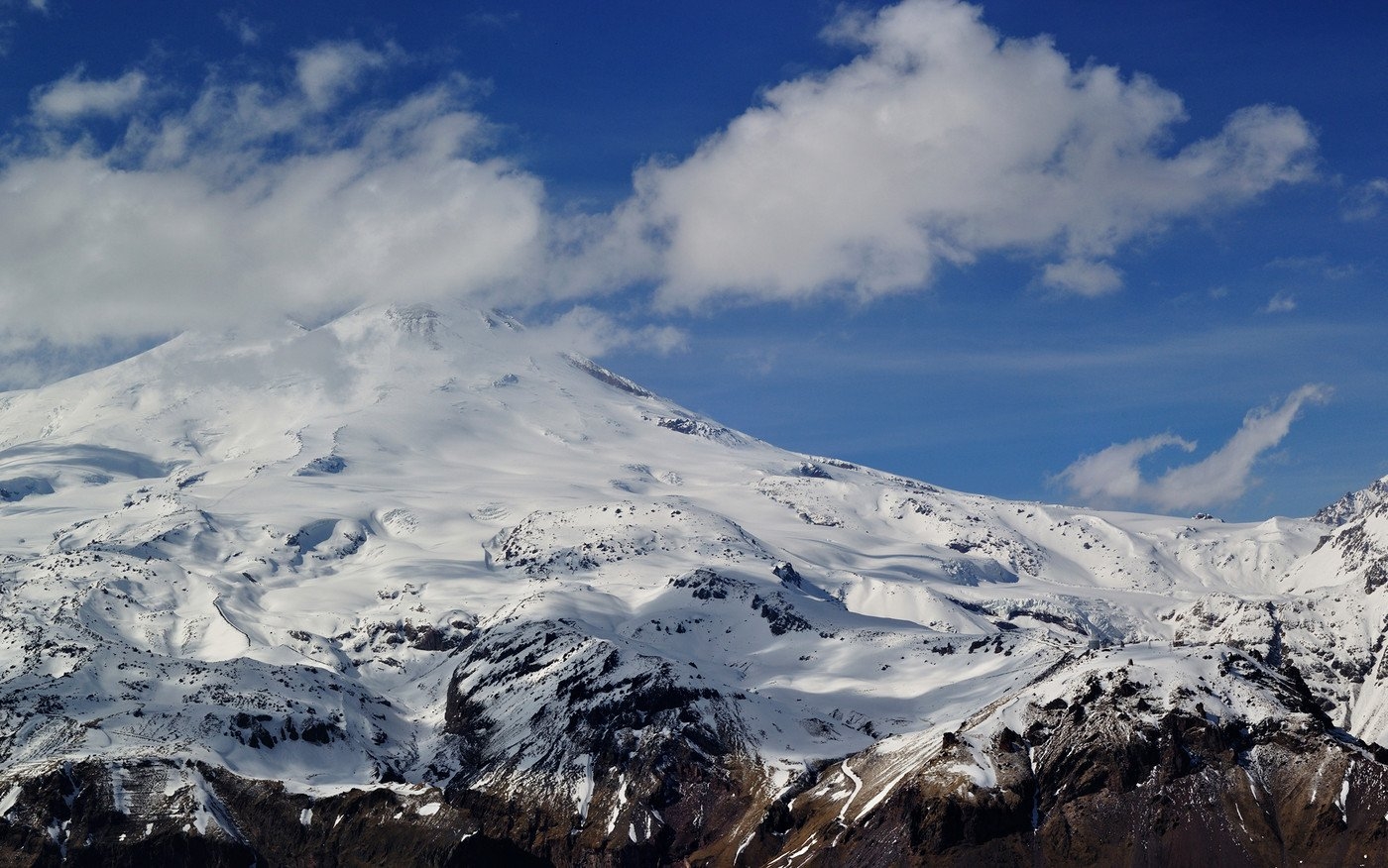 Погода на горе эльбрус на 14. Гора Эльбрус. Домбай Эльбрус. Горы Кавказа Эльбрус. Эльбрус Северный пик.