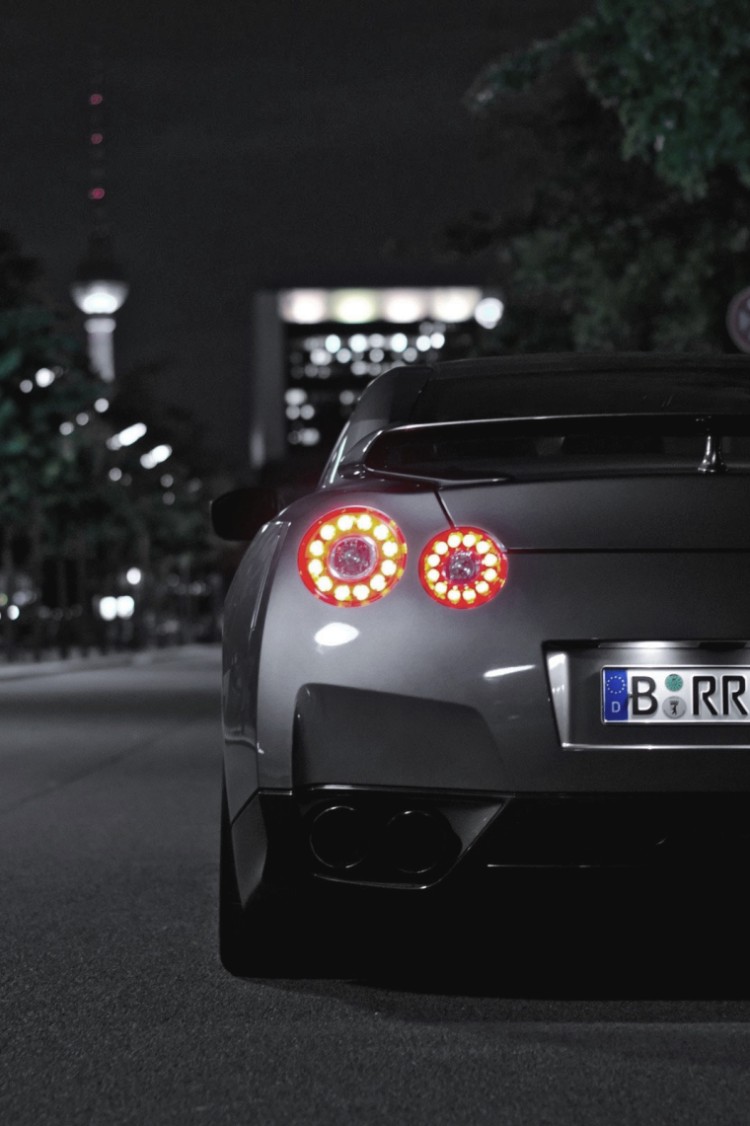 Включенные задние фары. Nissan GTR r35. Nissan GTR Night 4к. Nissan Skyline r35 ночь. Ниссан ГТР 35 ночью.